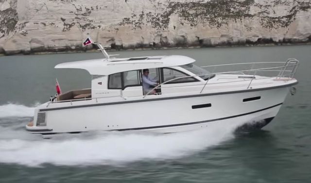 Video Review Of The Nimbus 305 Coupe
